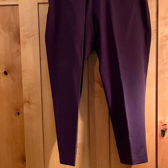 Men's Wrinkle-Free Double L® Chinos, Natural Fit, Plain Front, 42W, tall - Picture 4 of 5